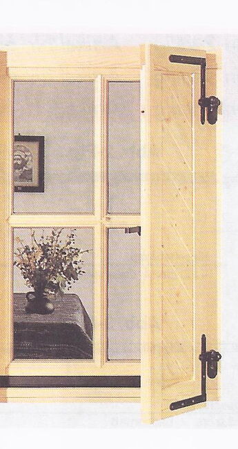 Klappladen%20schr%C3%A4g